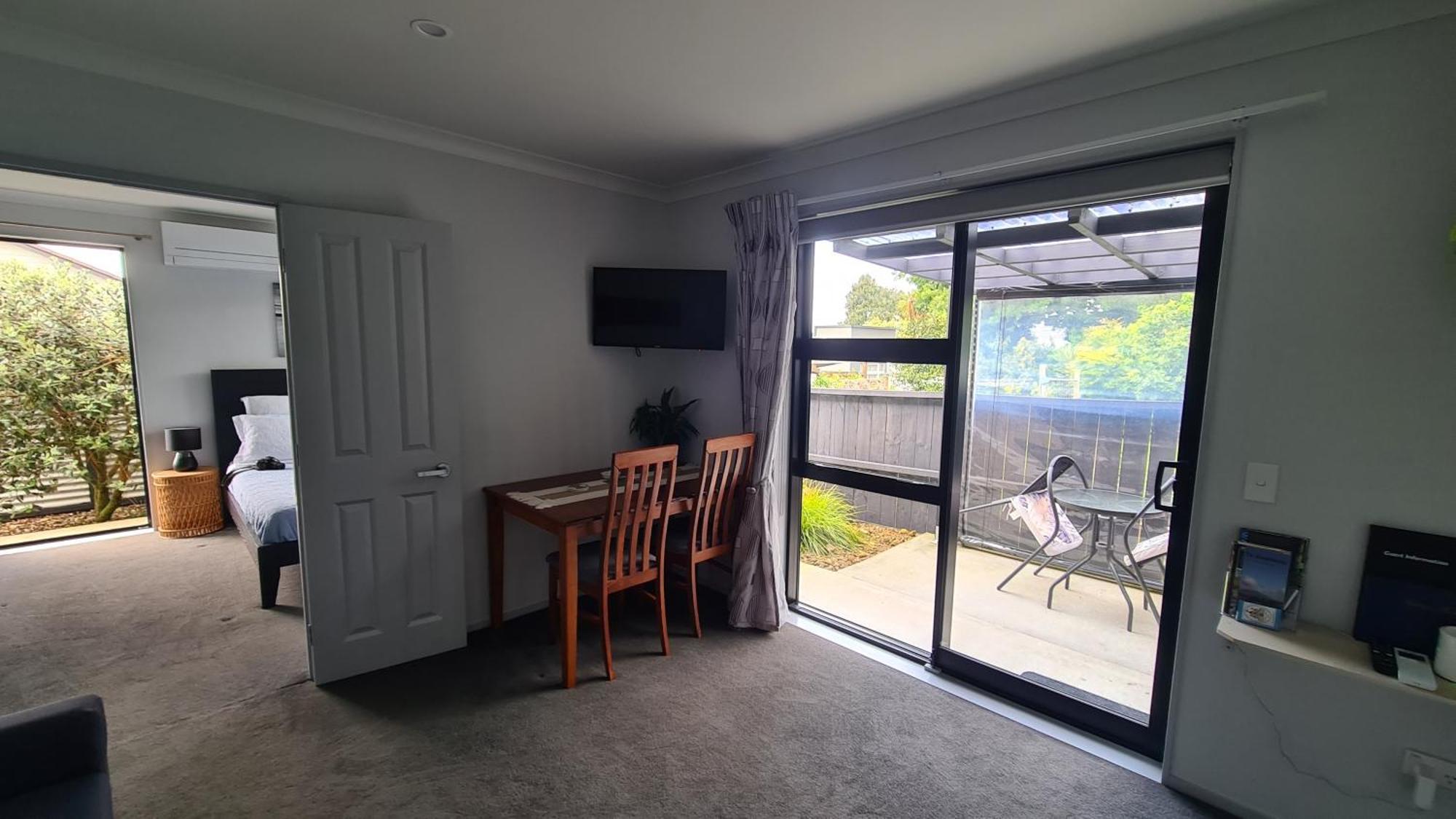 Bonnie Doone Hotel Te Awamutu Kültér fotó
